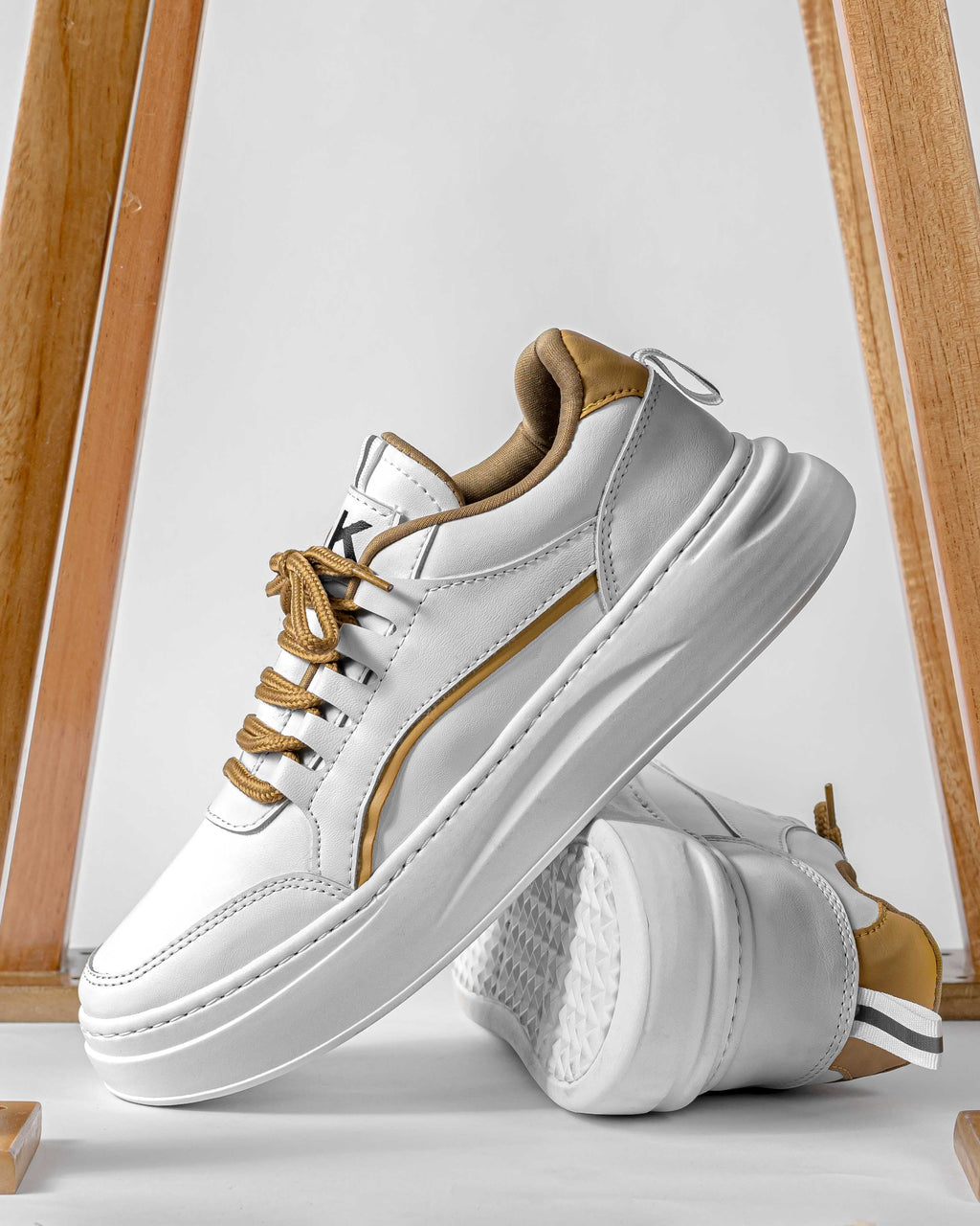Tenis White Classic mentoria-voe-products-base