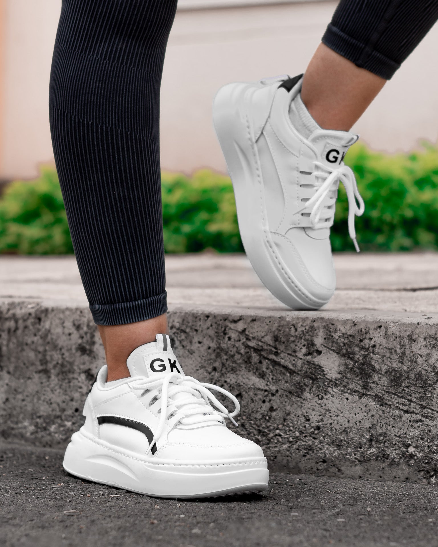 Tenis White Classic mentoria-voe-products-base