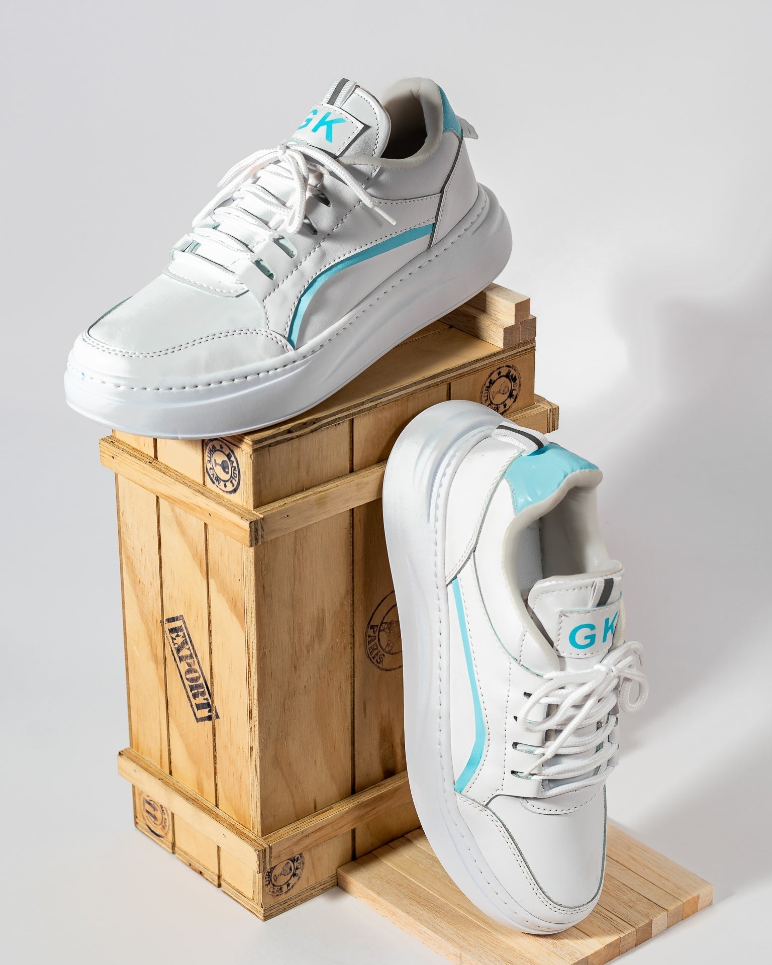 Tenis White Classic mentoria-voe-products-base