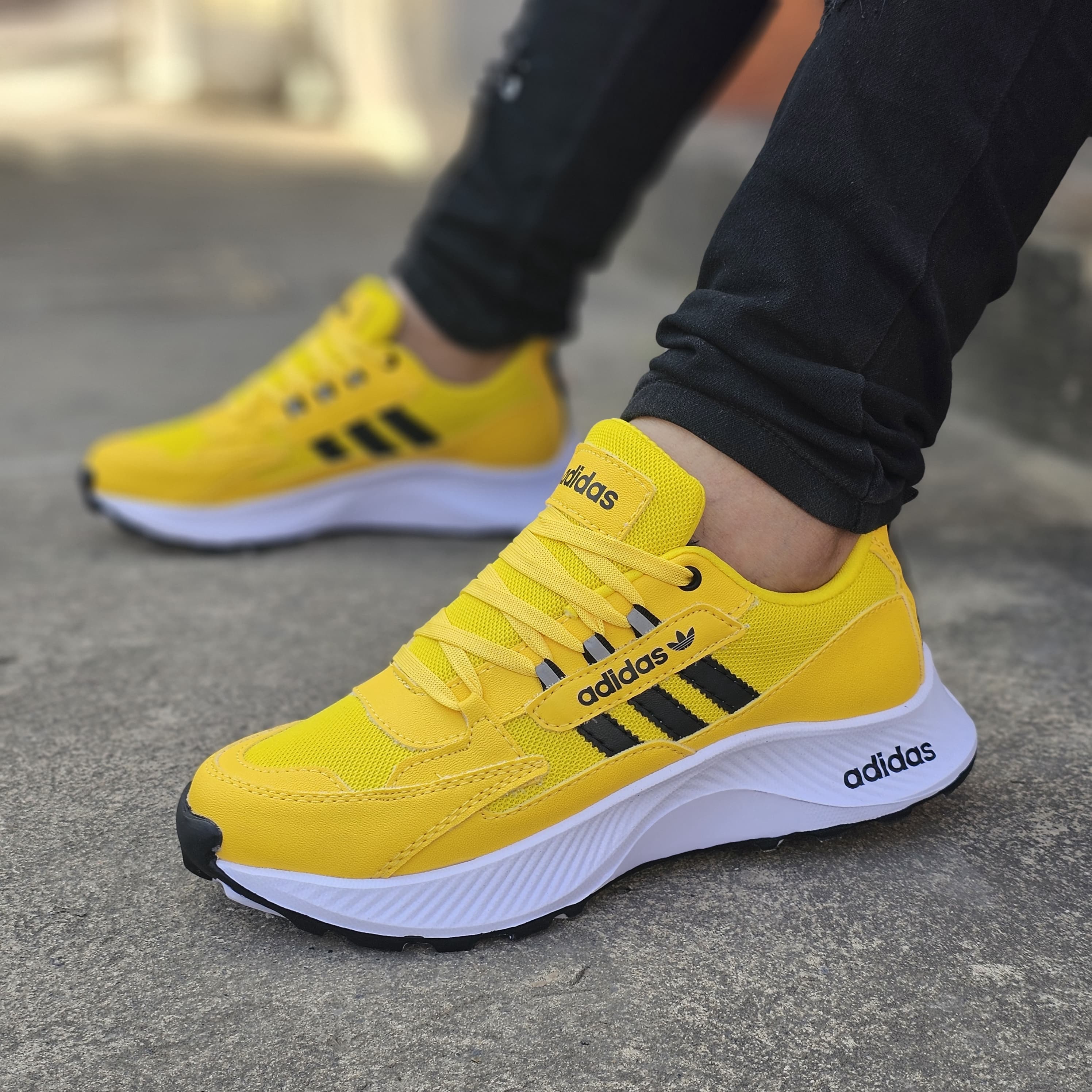 ADIDAS DURAMO + MEDIAS la fabrica shoes