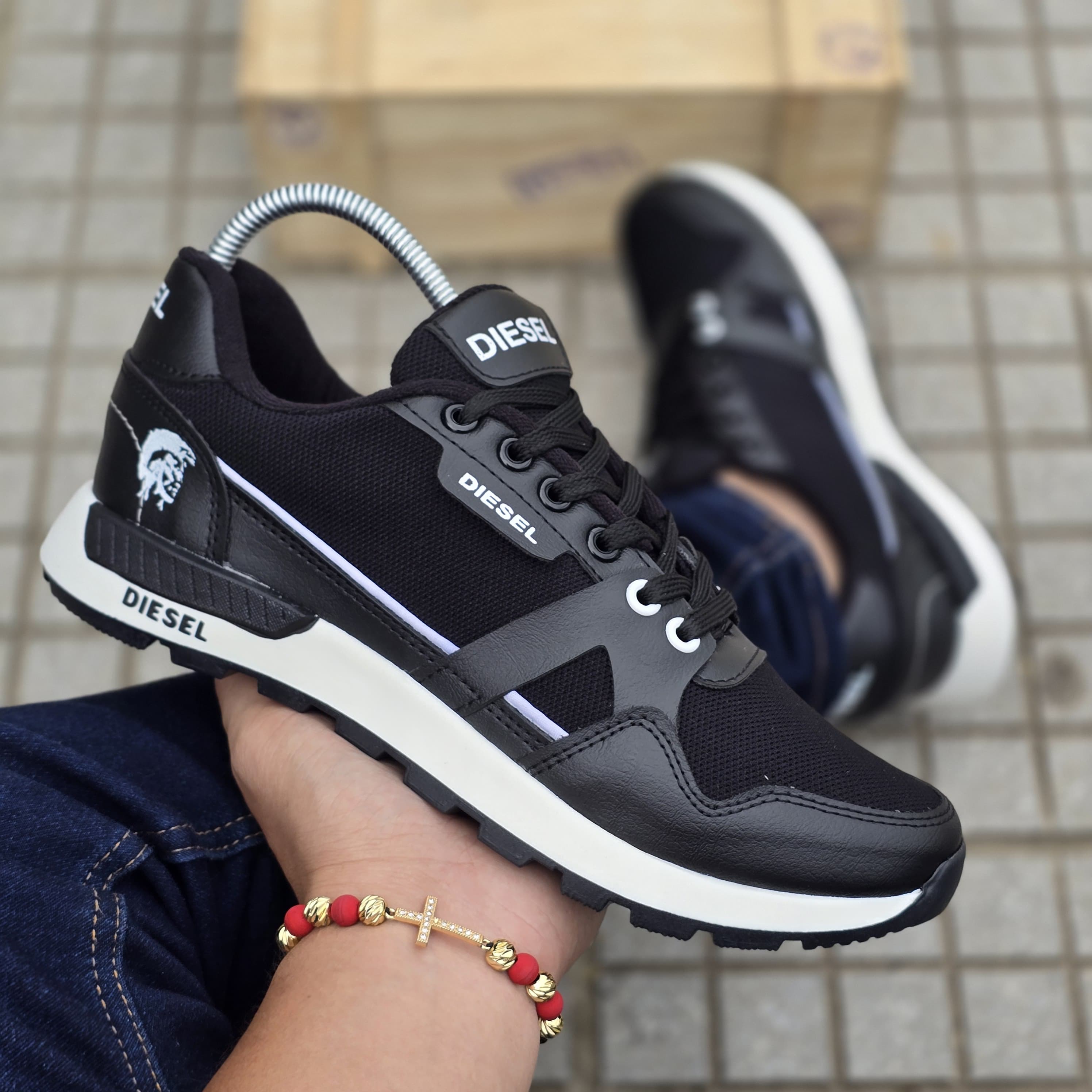D1ESEL 2.0 CABALLERO ULTRALIVIANO + 3 PARES DE MEDIAS la fabrica shoes