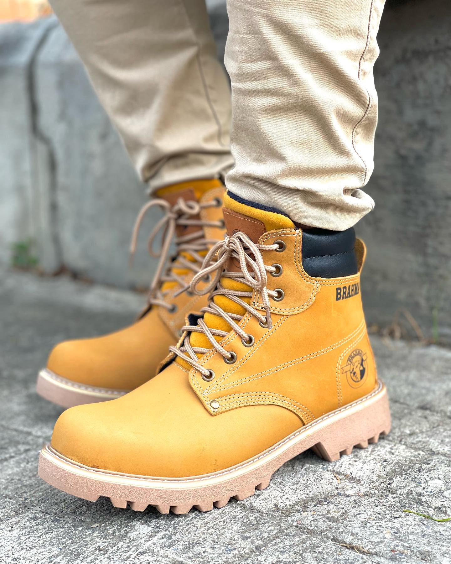 BOTA BRAHMA CLASICA CUERO + CAJA Minha loja